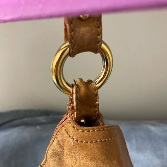Marc Jacobs Tan Leather Hobo Bag with Gold Accents - Picture 11 of 16